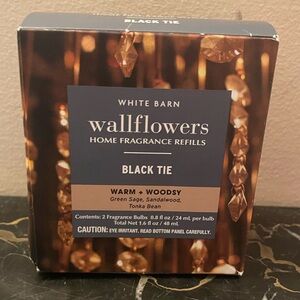 Bath and Body Works White Barn Wallflowers Black Tie Fragrance 2- Pack Refills